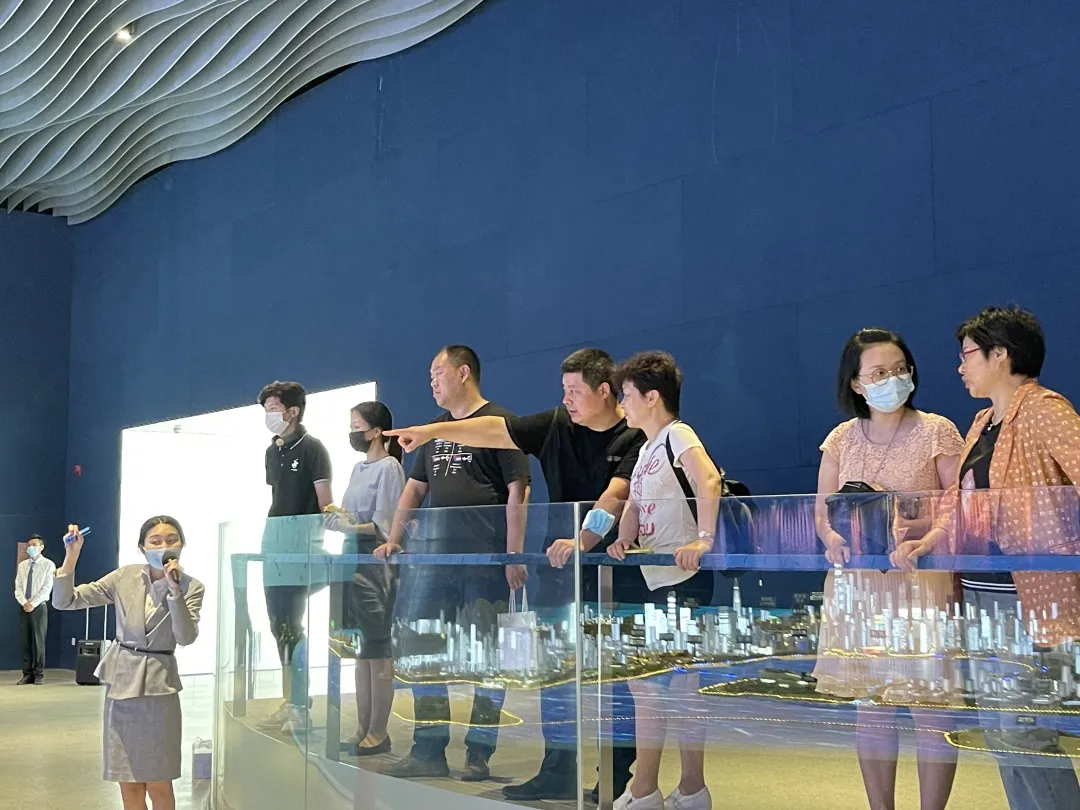 上海市工业综合开发区、奉贤海关、奉贤综合保税区领导莅临前海数科考察调研-新闻动态-前海数贸官网 跨境电商产业园运营 | 深圳前海数字贸易科技 ...